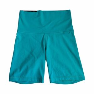 BNWT TnaBUTTER™ Hi-Rise 7" Short